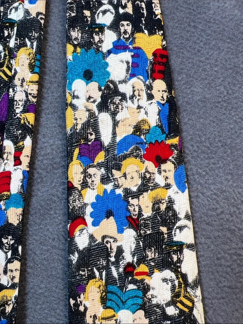 The Beatles sergeant Pepper‘s lonely hearts club band tie